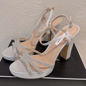 Nina Saralyn Silver Platino Platform Block Heel Evening Sandals (size 10w)
